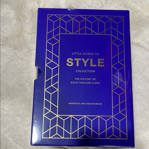 Little Book of Fashion Style Set - Blue - Picture 4 of 4